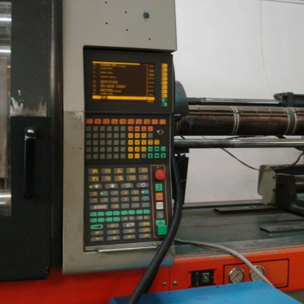 Pressa iniezione usata Sandretto serie 8/270 sef 100