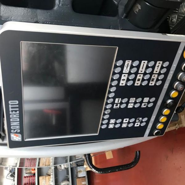 Sandretto 9 HP 200 ton 