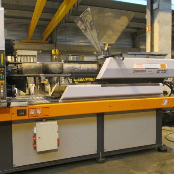 Pressa iniezione usata Sandretto 8/270 sef 100